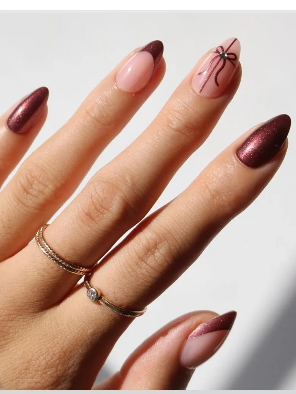 Glamnetic Short Almond Press-On Nails — Shimmery Bow Accent